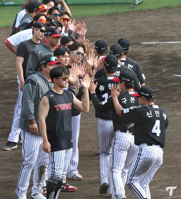 LG가 오키나와 스프링캠프 첫 연습경기를 승리로 장식했다(사진=LG)