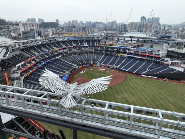 독수리 조형물(사진=한화)