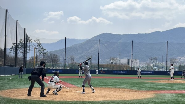 덕수고와 인천고의 경기 장면(사진=대한야구소프트볼협회)