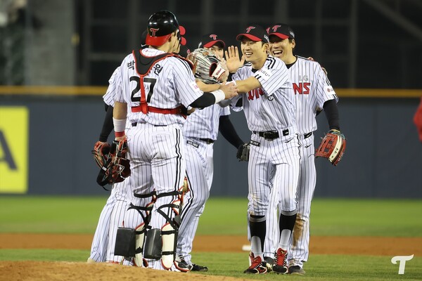 팀 노히터를 달성한 LG(사진=LG)