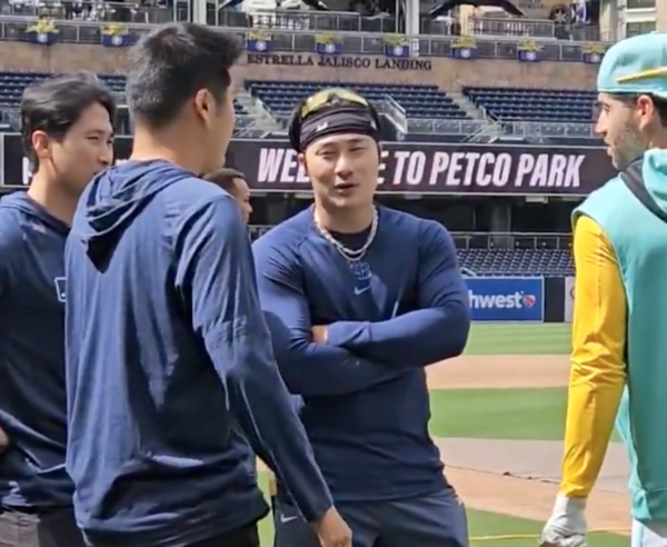 샌디에이고 구장을 방문한 탬파베이 김하성.