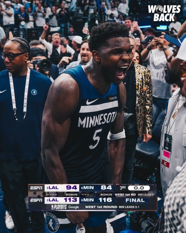 대역전극을 이룬 미네소타(사진=미네소타 팀버울브스 SNS)