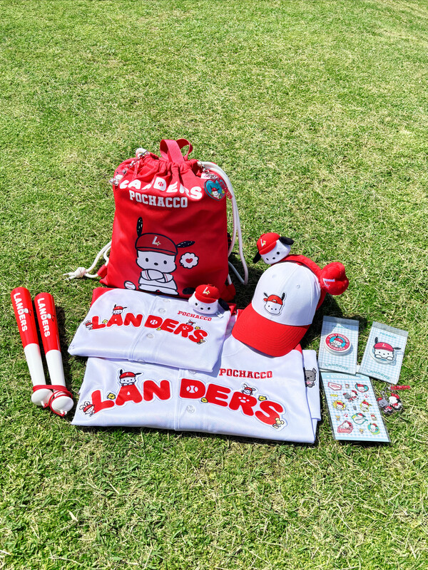 SSG 랜더스가 한국에서 큰 인기를 끌고 있는 산리오의 강아지 캐릭터 '포차코'와 손잡고 특별한 콜라보레이션 MD를 선보인다(사진=SSG)