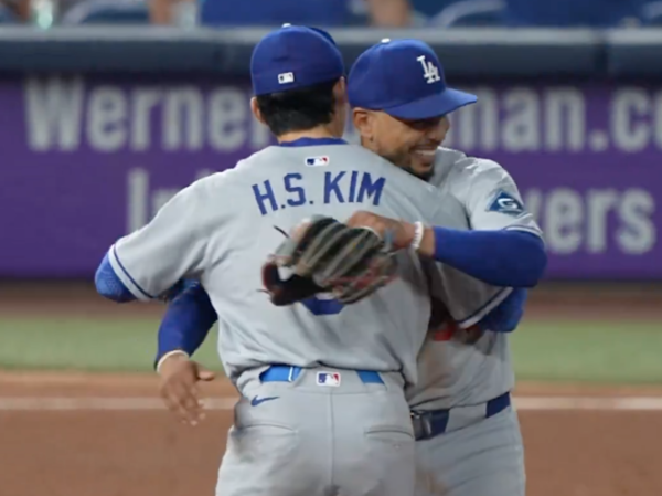 김혜성과 무키 베츠(사진=LA 다저스 SNS)