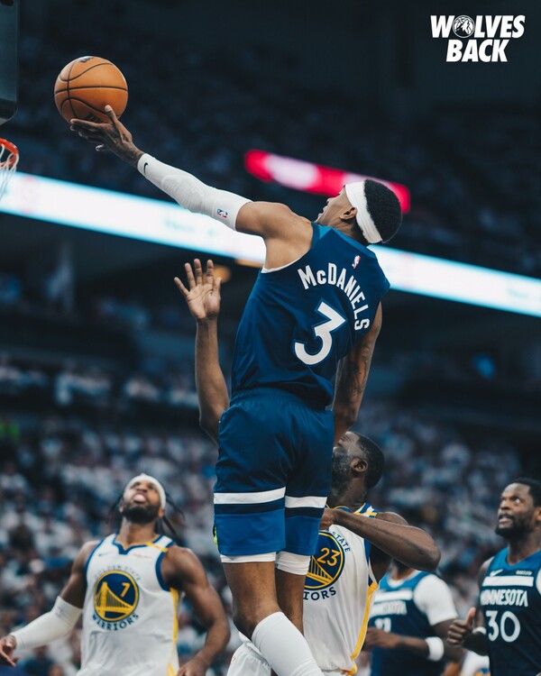 미네소타가 2차전을 잡고 시리즈 1승 1패 동률을 만들었다(사진=미네소타 팀버울브스 SNS)