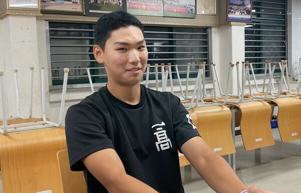 광주일고 이도류 김성준(사진=스포츠춘추 배지헌 기자)