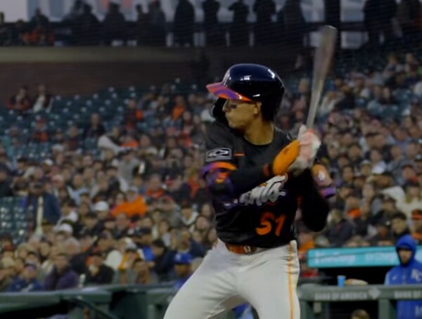 적시타를 날리는 이정후(사진=샌프란시스코 자이언츠 SNS)