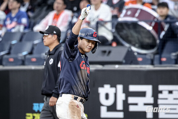 5안타를 몰아친 손호영(사진=롯데)