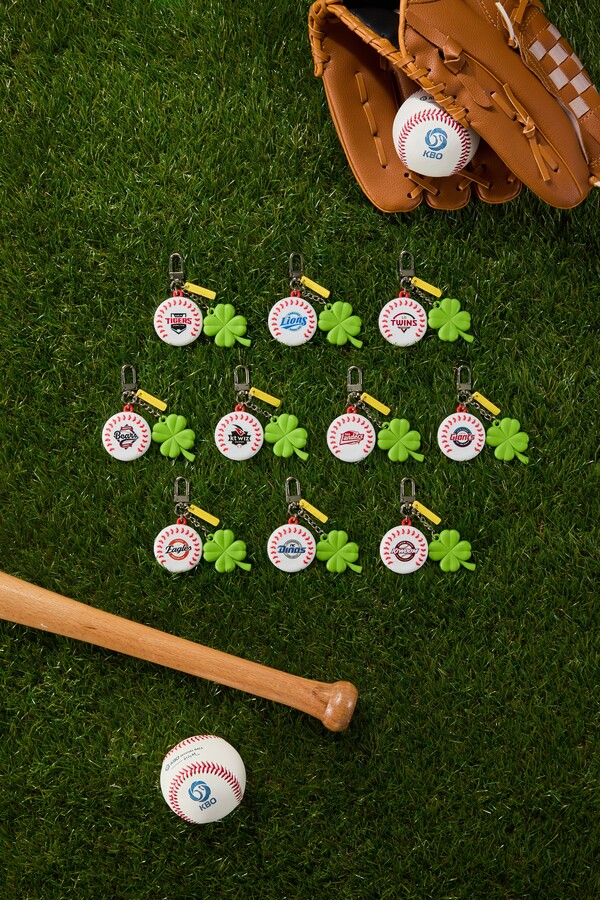 KBO는 26일 노플라스틱선데이와 협업해 29일 '태그미 럭키 야구 키링 시즌2'를 출시한다고 발표했다(사진=KBO)