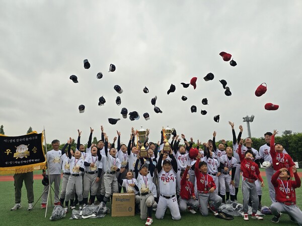 이승엽야구장학재단이 주최하고 한국리틀야구연맹이 주관하는 '2025 제5회 이승엽배 전국리틀야구대회'가 5월 30일부터 6월 7일까지 대구광역시 북구 강변학생야구장에서 개최된다(사진=이승엽야구장학재단)