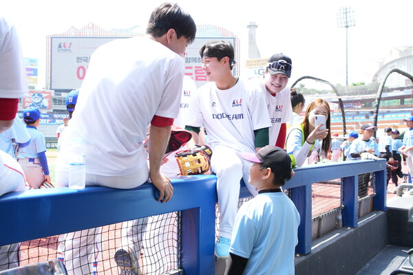 한국프로야구선수협회와 SSG 랜더스가 26일 인천 SSG 랜더스필드에서 유소년 야구클리닉 '두드림(DODREAM)'을 성공적으로 개최했다(사진=선수협)