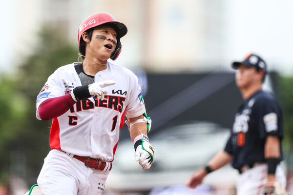 솔로홈런을 쏘아 올린 박찬호(사진=KIA)