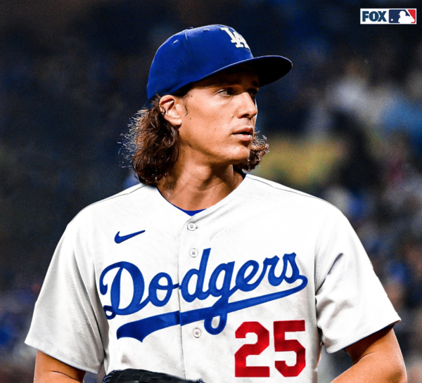 다저스 유니폼을 입은 글래스노우(사진=FOX MLB SNS)