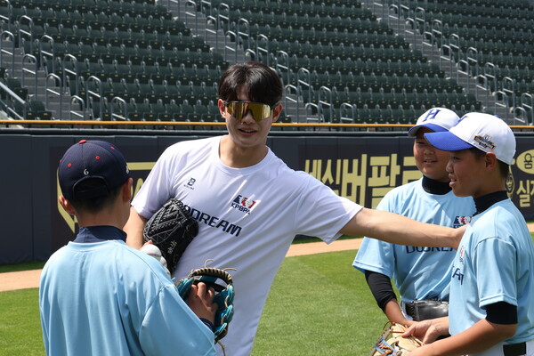 한국프로야구선수협회는 6월 9일 잠실야구장에서 LG 트윈스 선수들이 참여한 유소년 야구클리닉 '두드림(DODREAM)'을 개최했다(사진=선수협)