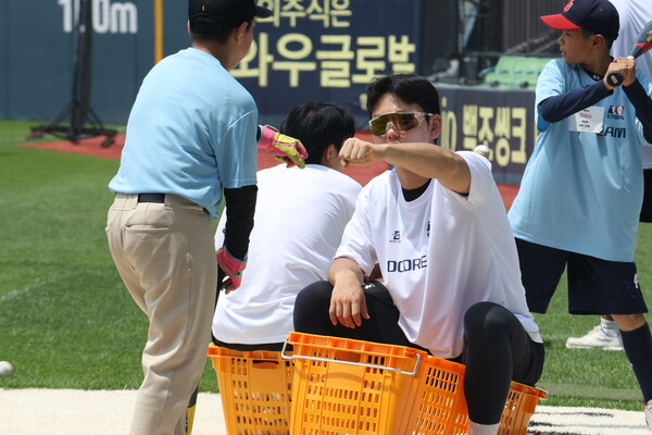 한국프로야구선수협회는 6월 9일 잠실야구장에서 LG 트윈스 선수들이 참여한 유소년 야구클리닉 '두드림(DODREAM)'을 개최했다(사진=선수협)