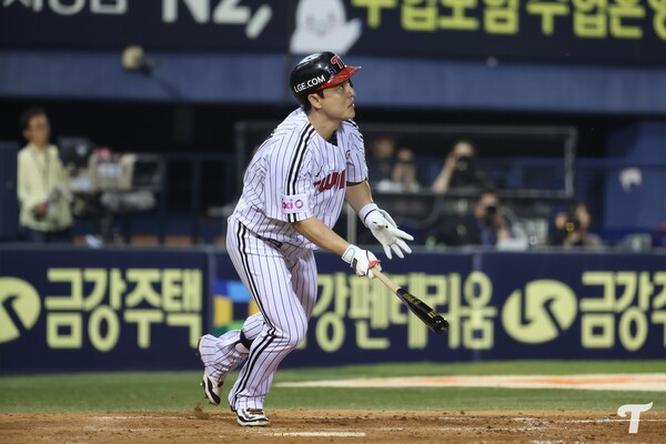 역전 2타점 적시타를 날린 박동원(사진=LG)