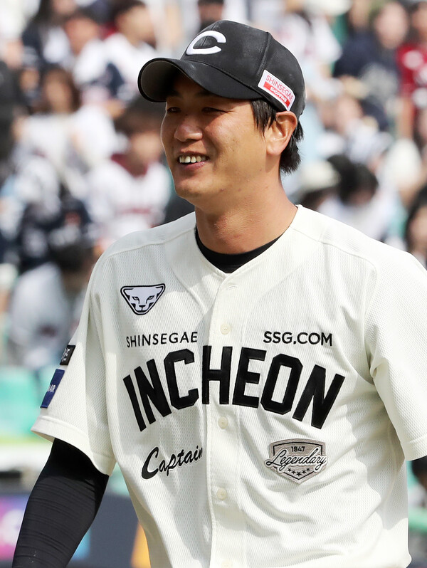 SSG 랜더스가 프랜차이즈 스타 김광현(37)과 2년 총 36억원(연봉 30억원, 옵션 6억원) 규모의 다년 계약을 체결했다(사진=SSG)