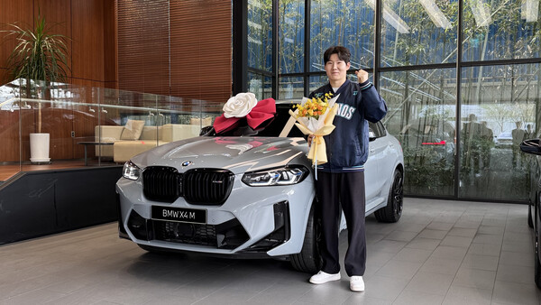 BMW 공식 딜러사 동성 모터스가 팀 리더 박민우에게 차량을 후원하기로 했다(사진=NC)