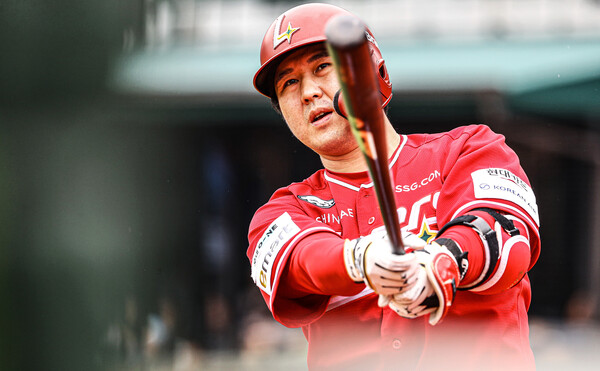 SSG는 6월 13일 인천 SSG랜더스필드에서 열리는 롯데 자이언츠와의 홈경기를 앞두고 최정을 1군 엔트리에서 말소했다(사진=SSG)