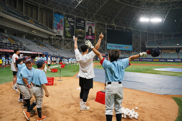 한국프로야구선수협회와 키움 히어로즈는 6월 16일 고척스카이돔에서 유소년 야구클리닉 '두드림(DODREAM)'을 개최했다(사진=선수협)