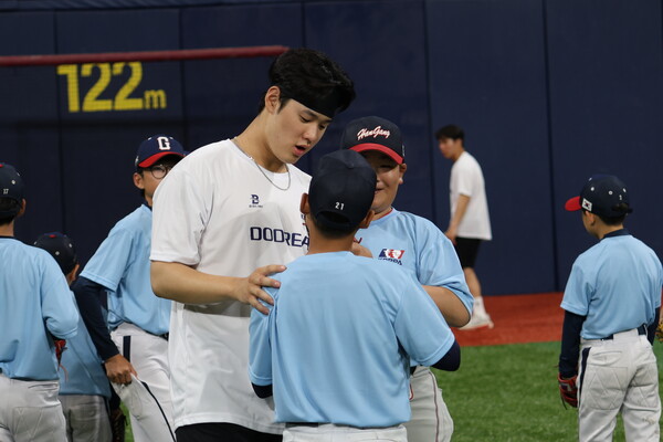 한국프로야구선수협회와 키움 히어로즈는 6월 16일 고척스카이돔에서 유소년 야구클리닉 '두드림(DODREAM)'을 개최했다(사진=선수협)