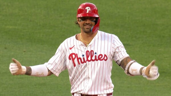 감독을 향한 부적절한 발언으로 경기 라인업에서 제외된 카스테야노스(사진=MLB.com)