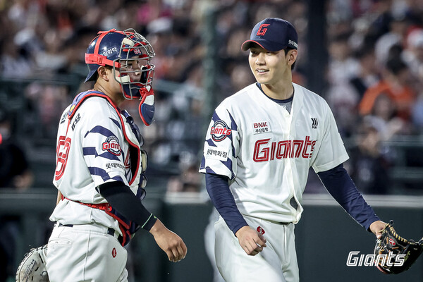 4이닝 1실점 호투를 펼친 홍민기(사진=롯데)