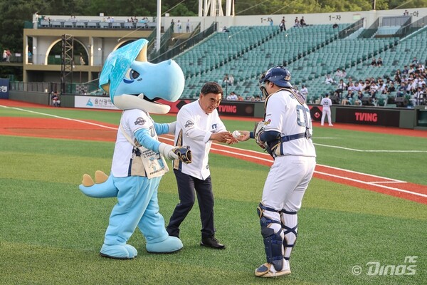 NC는 울산에서 임시 홈경기를 치르면서 연고지 이전의 가능성에 눈을 떴다(사진=NC)