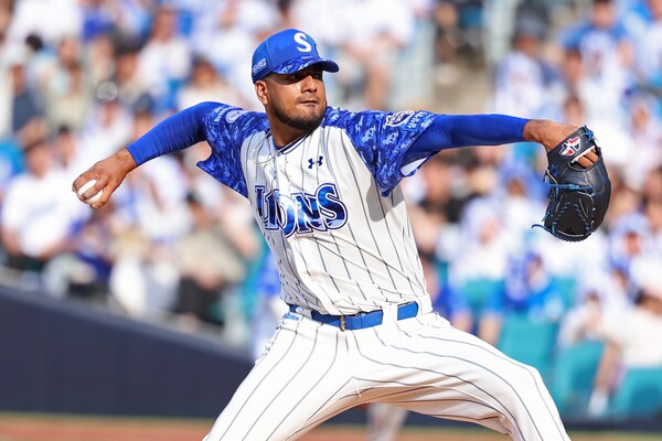 발등 부상으로 이탈하게 된 레예스(사진=삼성)