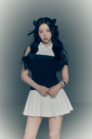 22일에는 K팝 그룹 트리플에스의 멤버 유연과 채연이 각각 시구와 시타를 담당한다(사진=LG)