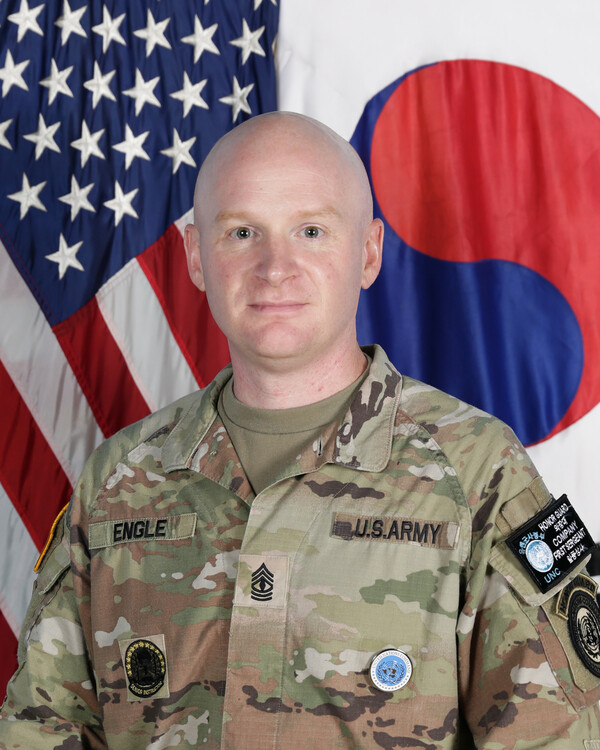 키움 히어로즈가 25일 오후 6시 30분 서울 고척스카이돔에서 열리는 KIA 타이거즈와의 경기에서 유엔군사령부와 함께 호국보훈의 달 기념 시구 행사를 진행한다. 사진은 저스틴 엥글 상사(사진=키움)