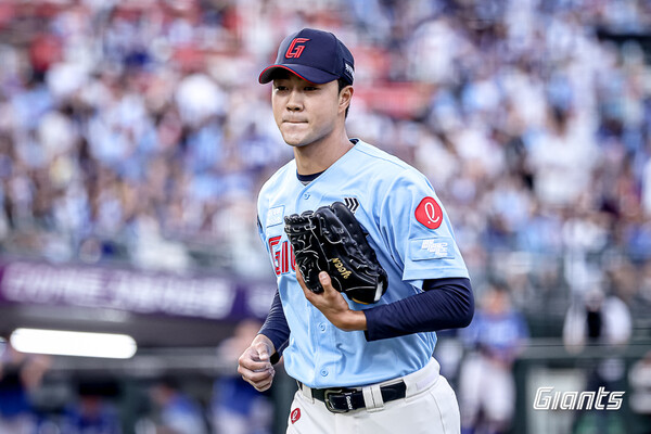 7년 만에 승리투수가 된 윤성빈(사진=롯데)