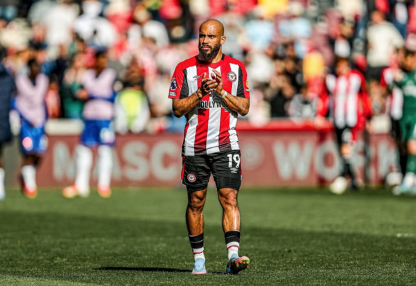 맨체스터 유나이티드가 브렌트퍼드의 스트라이커 브라이언 음뵈모(카메룬) 영입을 위해 6000만 파운드(1112억원) 이상의 상향된 제안을 제출했다(사진=음뵈모 SNS)