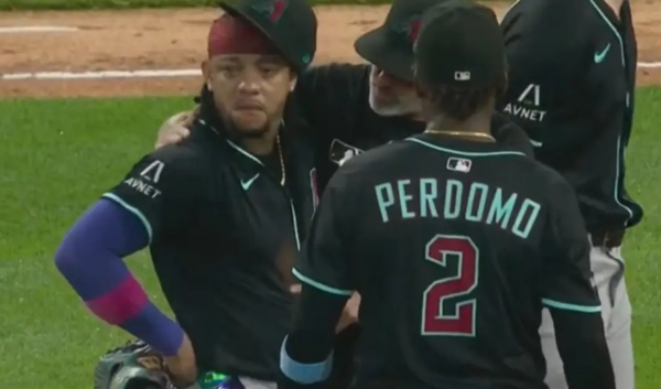 눈물을 흘리는 마르테(사진=MLB.com)