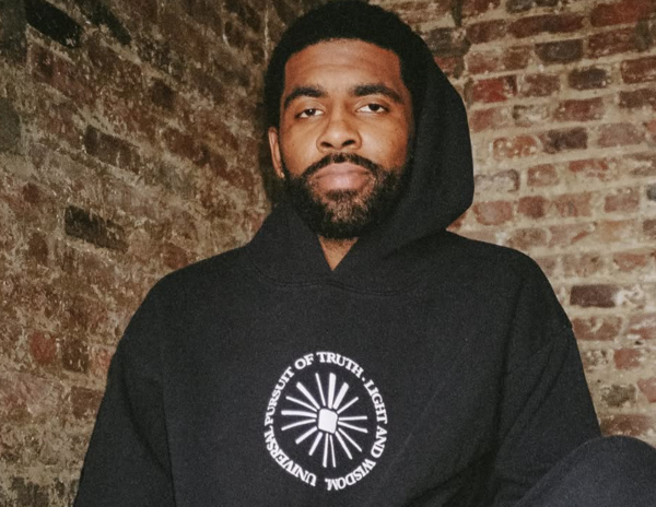 NBA 스타 가드 카이리 어빙이 댈러스 매버릭스와 장기 재계약을 체결했다(사진=카이리 어빙 SNS)