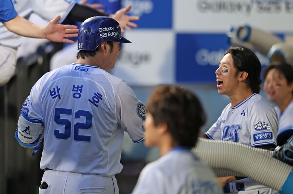 박병호는 6월 25일 대구 삼성라이온즈파크에서 열린 한화 이글스와의 경기에서 4타수 3안타 1홈런 2타점 1득점의 불방망이로 삼성의 7대 2 승리를 이끌었다(사진=삼성)