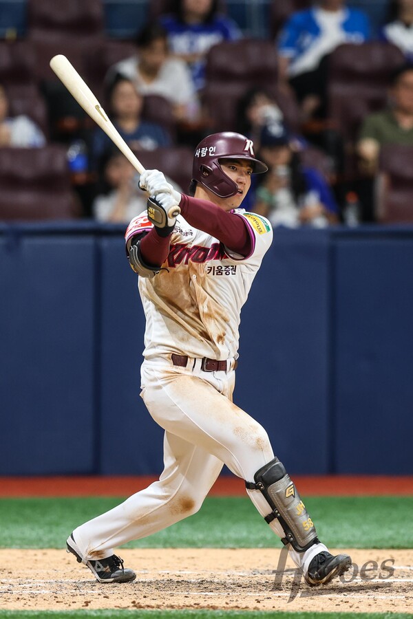 6번타자 이주형의 스윙(사진=키움)