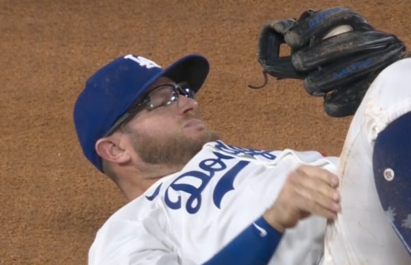 고통스러워하는 먼시(사진=MLB.com)