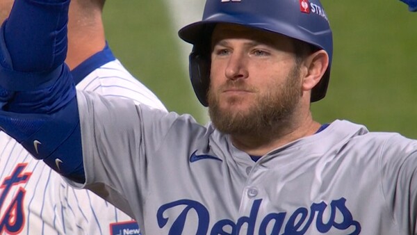 6주 이상 결장이 유력한 먼시(사진=MLB.com)