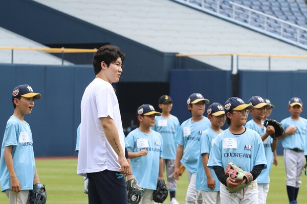 한국프로야구선수협회가 3년째 이어온 유소년 야구클리닉이 성공적으로 마무리됐다. 올해 10개 구단과 함께한 재능기부 프로그램의 마지막 주자는 NC 다이노스였다(사진=NC)