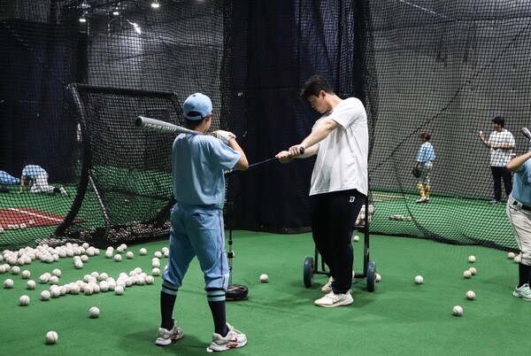 한국프로야구선수협회가 3년째 이어온 유소년 야구클리닉이 성공적으로 마무리됐다. 올해 10개 구단과 함께한 재능기부 프로그램의 마지막 주자는 NC 다이노스였다(사진=NC)