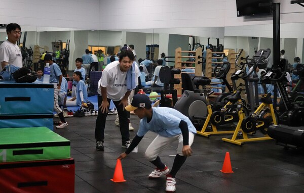 한국프로야구선수협회가 3년째 이어온 유소년 야구클리닉이 성공적으로 마무리됐다. 올해 10개 구단과 함께한 재능기부 프로그램의 마지막 주자는 NC 다이노스였다(사진=NC)