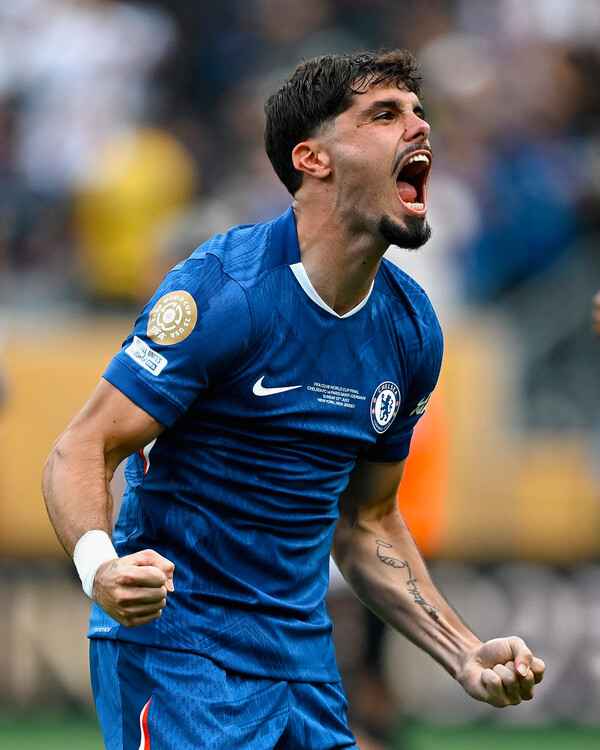 첼시가 유럽 챔피언스리그 우승팀인 파리생제르맹(PSG)을 완파하며 FIFA 클럽 월드컵 정상에 올랐다(사진=첼시 SNS)