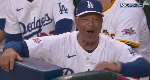 ABS 시스템에 긍정적인 반응을 보인 로버츠 감독(사진=MLB 중계화면)