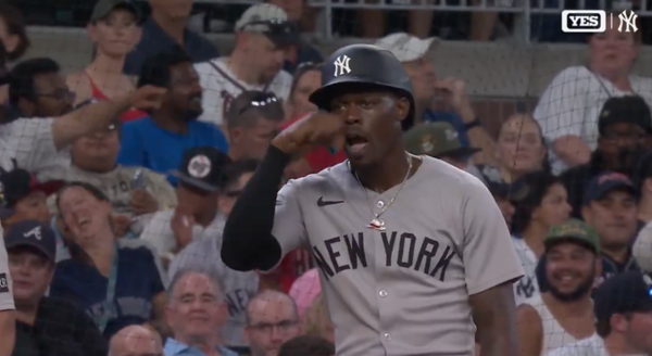 상대를 도발하는 재즈 치솜 주니어(사진=MLB 중계화면)