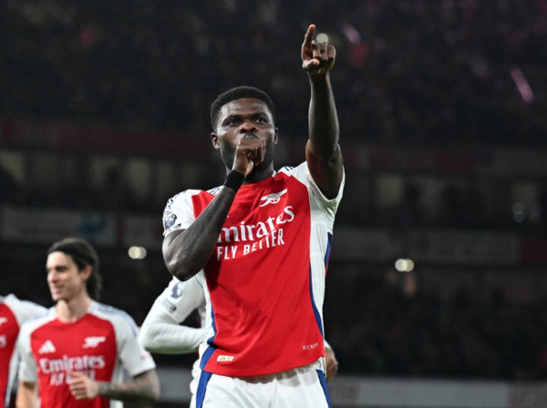 가나 출신의 전 아스날 미드필더 토마스 파티가 성폭행 5건, 성추행 1건으로 기소되면서 논란이 거세지고 있다(사진=토마스 파티 SNS)