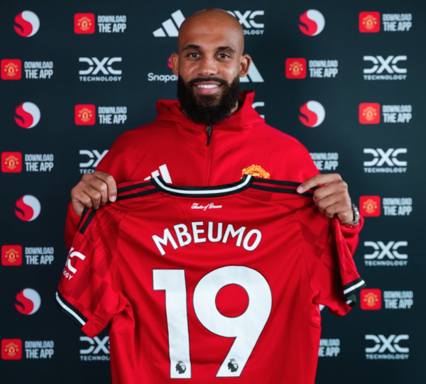 브라이언 음뵈모가 마침내 맨체스터 유나이티드 유니폼을 입게 됐다(사진=맨체스터 유나이티드 SNS)