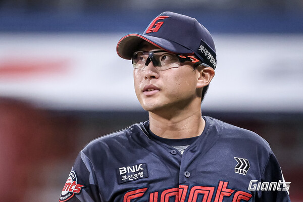 롯데 자이언츠 '안경 에이스'가 드디어 10승을 달성했다(사진=롯데)