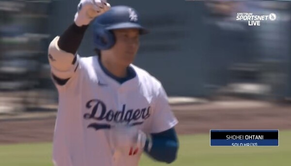 5경기 연속 홈런이라는 개인 최고 기록을 세우며 다저스 프랜차이즈 타이 기록을 달성했다(사진=MLB 중계방송 화면)