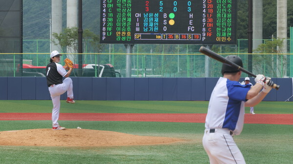 전국 야구 동호인 2만2천여명이 참가하는 대규모 아마추어 야구리그 '디비전리그'가 올해도 막을 올렸다(사진=대한야구소프트볼협회)
